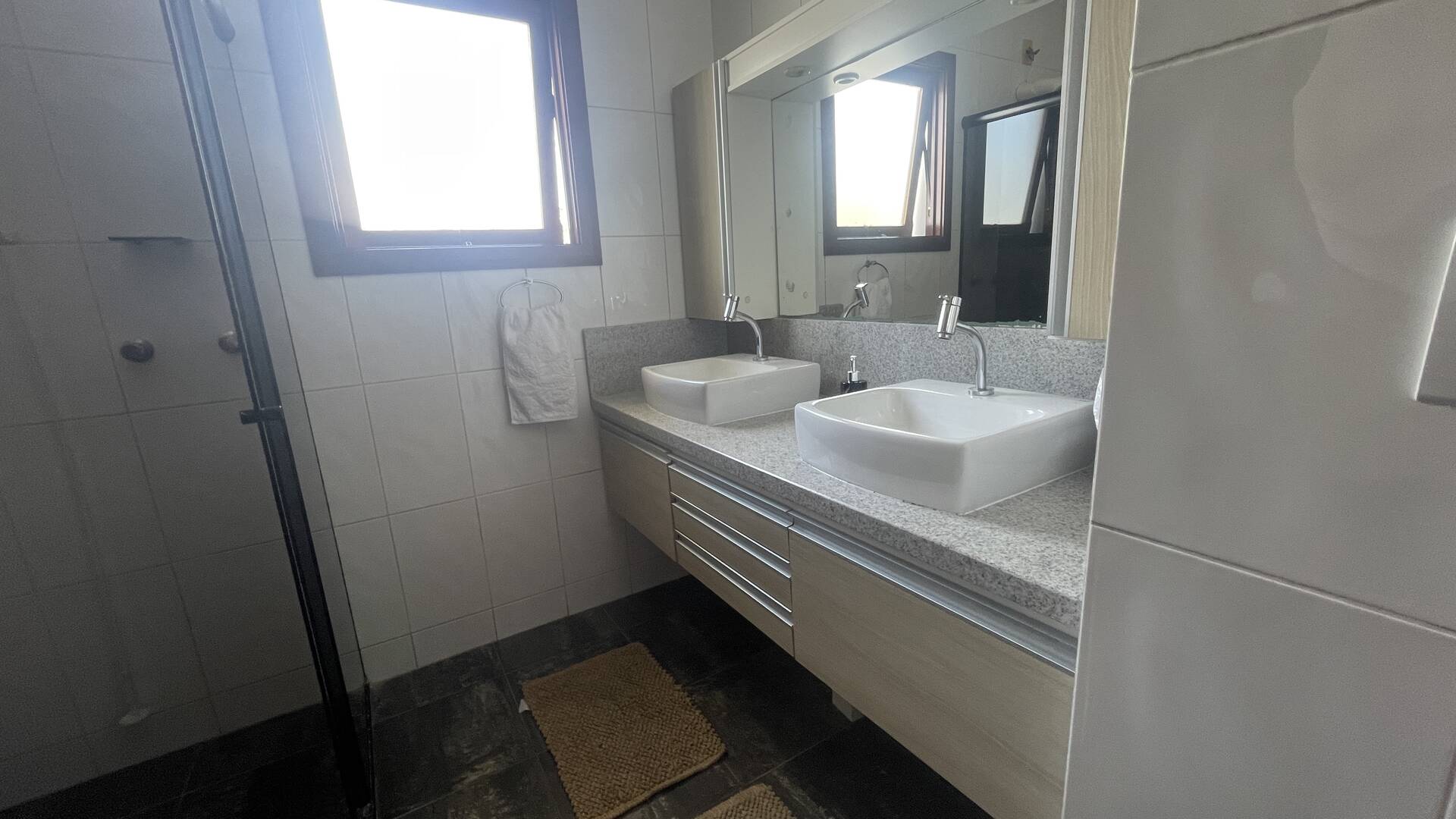 Casa para alugar com 4 quartos, 290m² - Foto 32