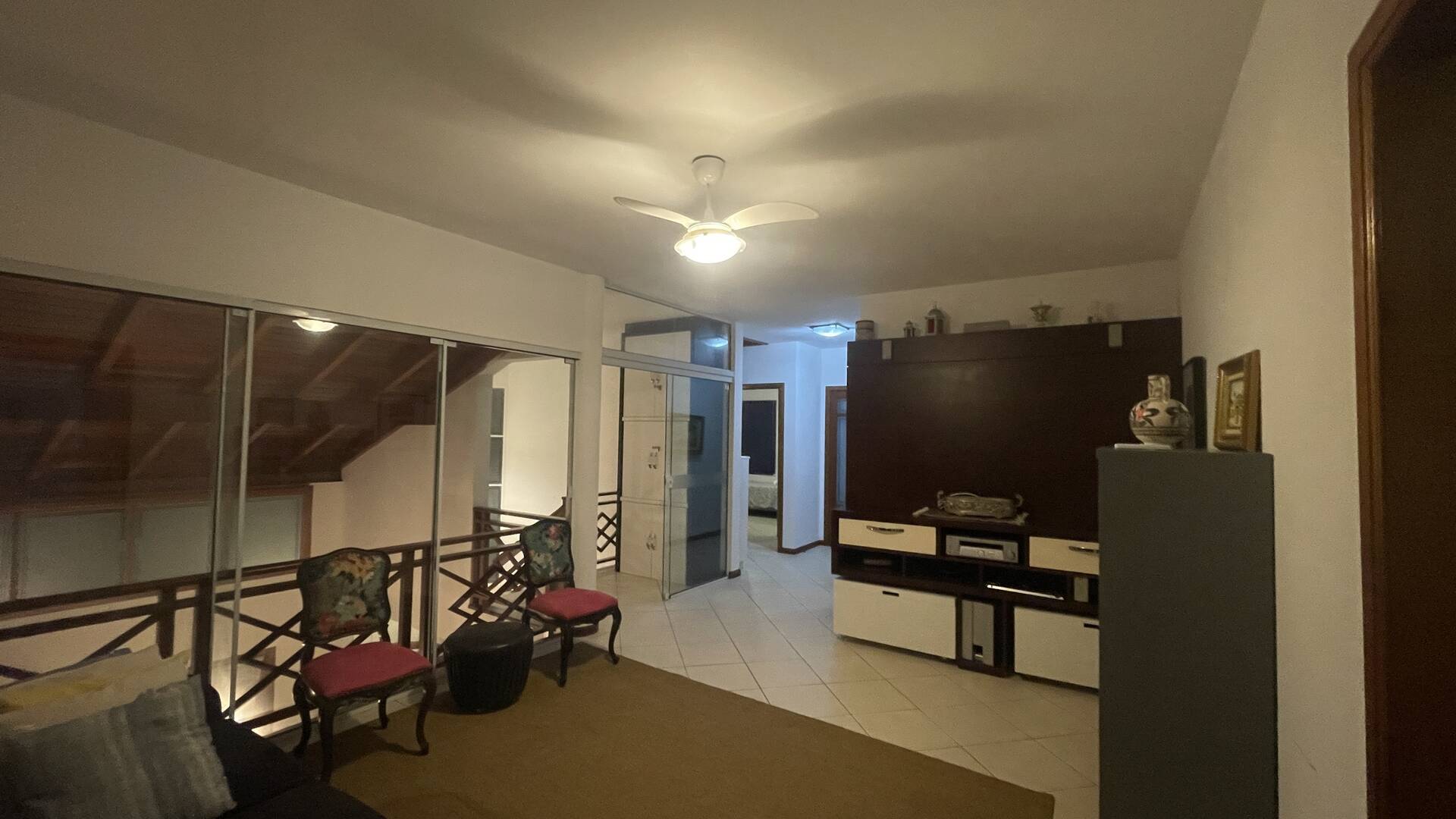 Casa para alugar com 6 quartos, 232m² - Foto 10