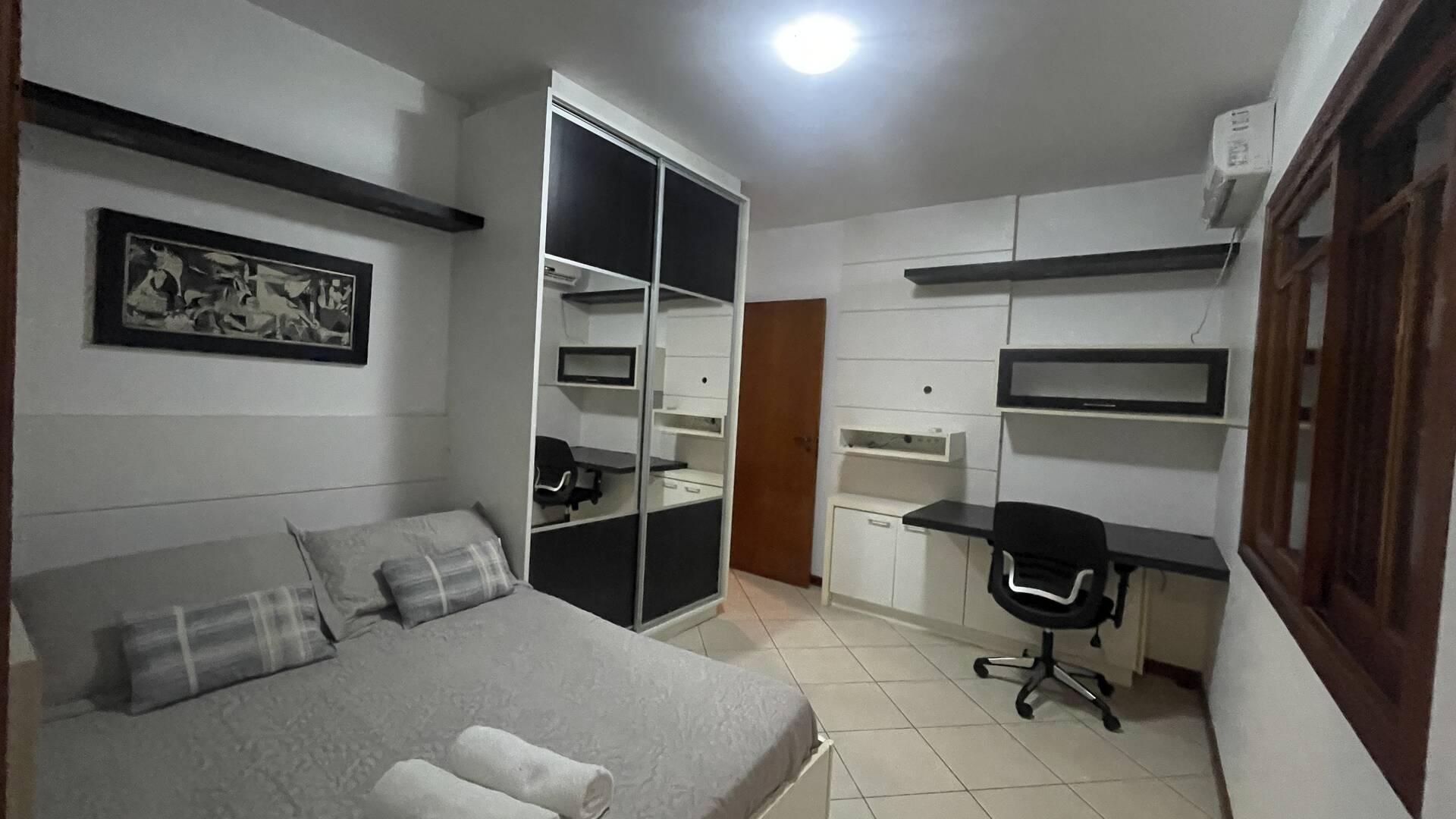 Casa para alugar com 6 quartos, 232m² - Foto 13