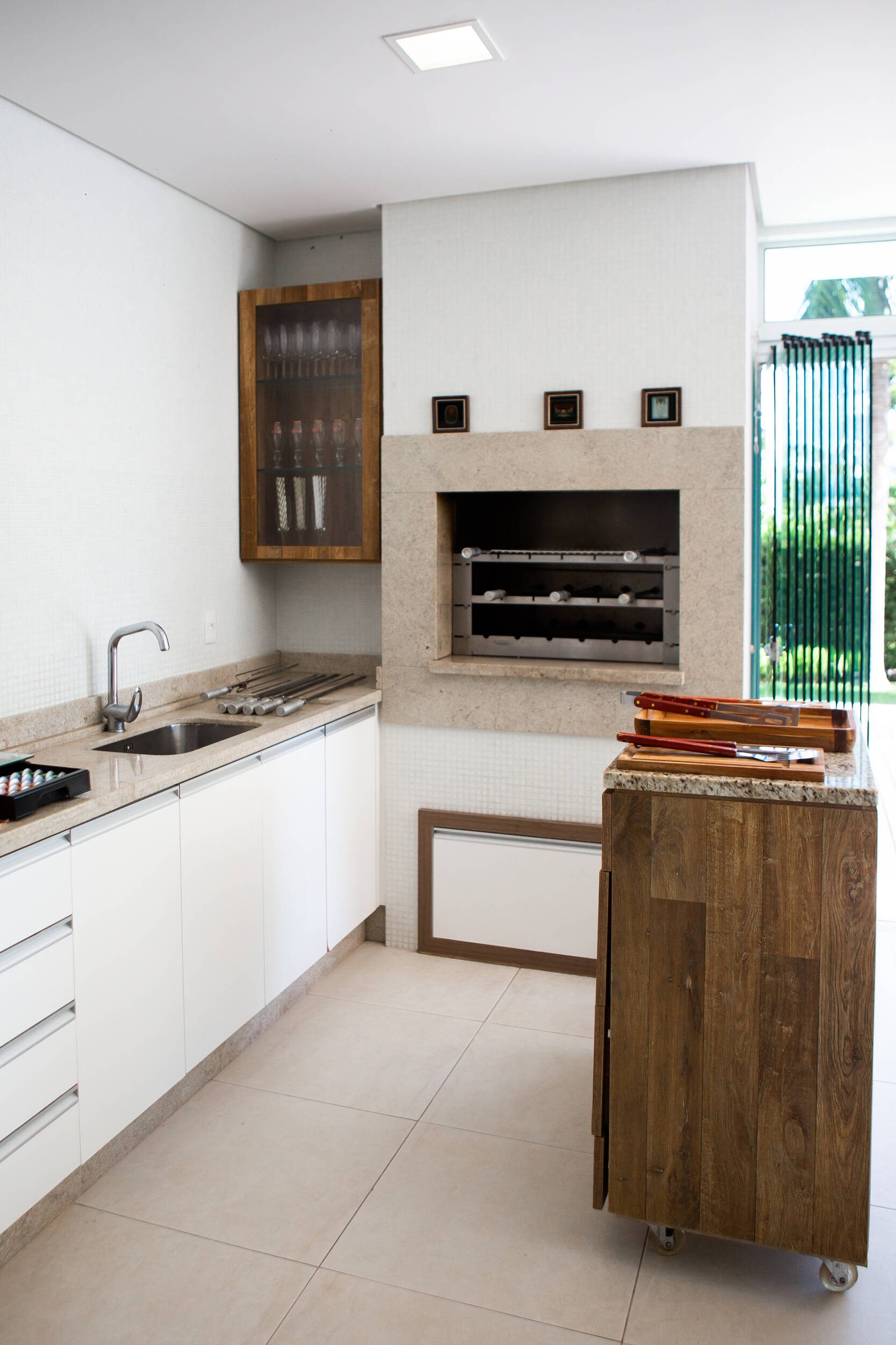Casa para alugar com 5 quartos, 529m² - Foto 4