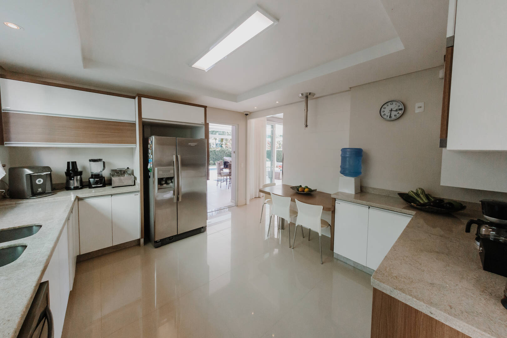 Casa para alugar com 5 quartos, 529m² - Foto 12