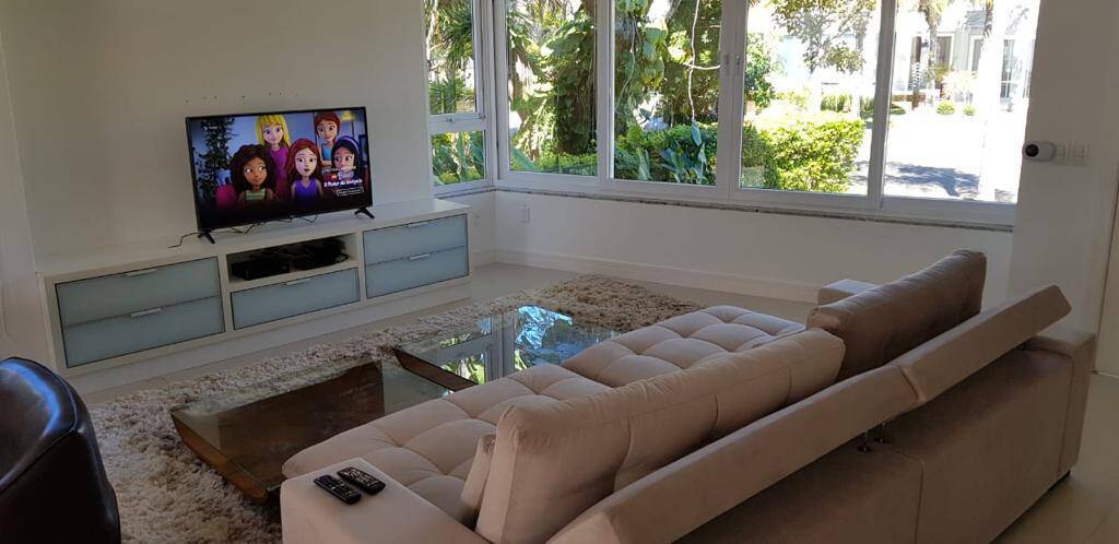 Casa para alugar com 4 quartos, 280m² - Foto 2