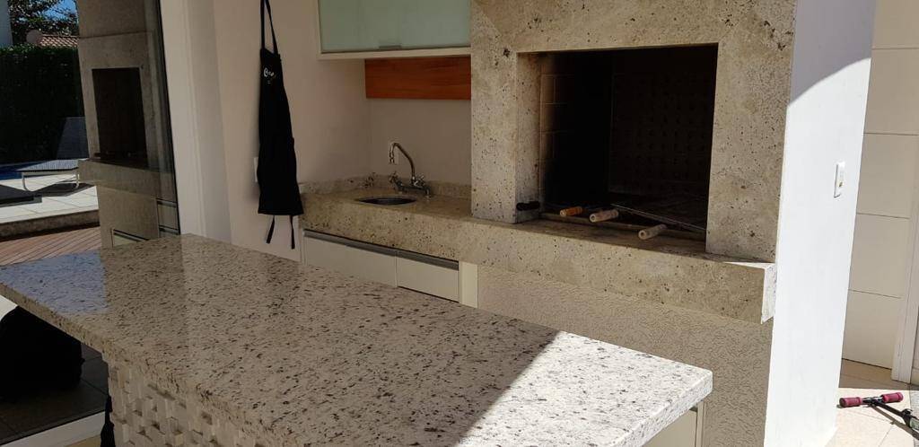 Casa para alugar com 4 quartos, 280m² - Foto 11