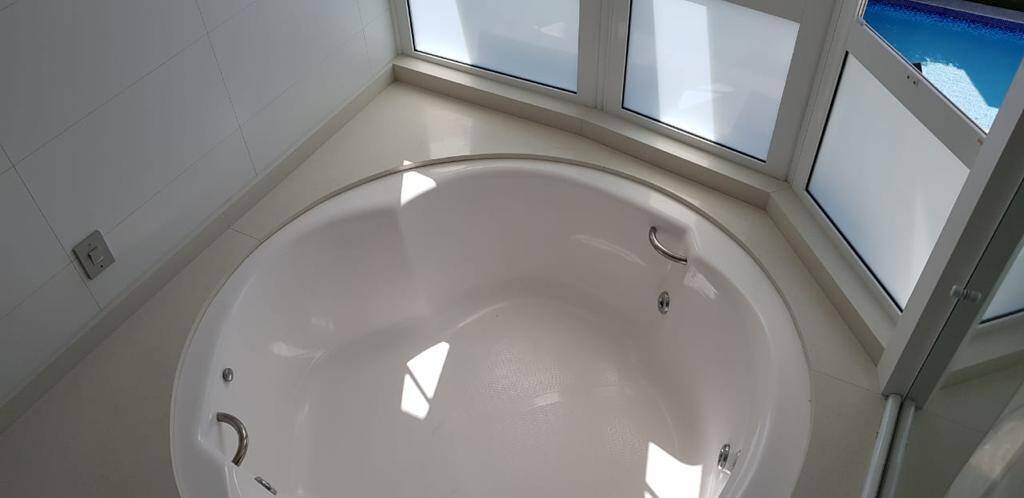 Casa para alugar com 4 quartos, 280m² - Foto 18