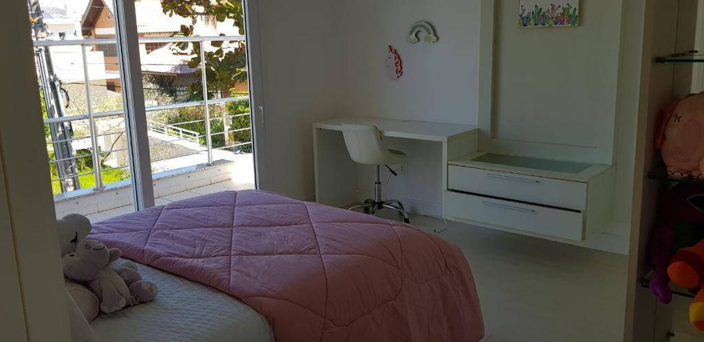 Casa para alugar com 4 quartos, 280m² - Foto 17