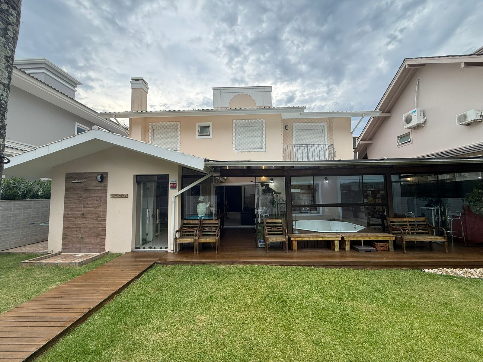 Casa, 4 quartos, 250 m² - Foto 1