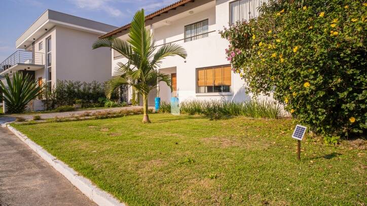 Casa de Condomínio à venda com 4 quartos, 388m² - Foto 1