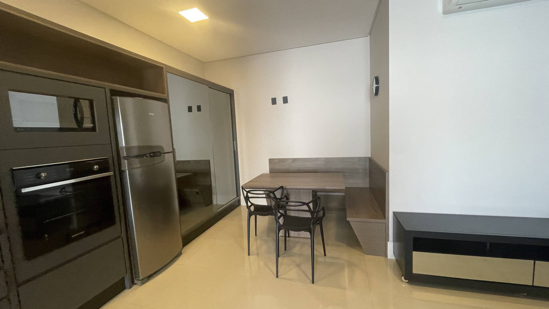 Apartamento para alugar com 3 quartos, 141m² - Foto 7