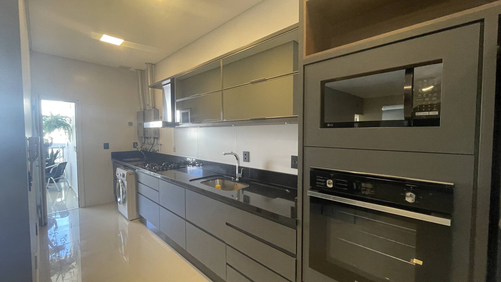 Apartamento para alugar com 3 quartos, 141m² - Foto 8