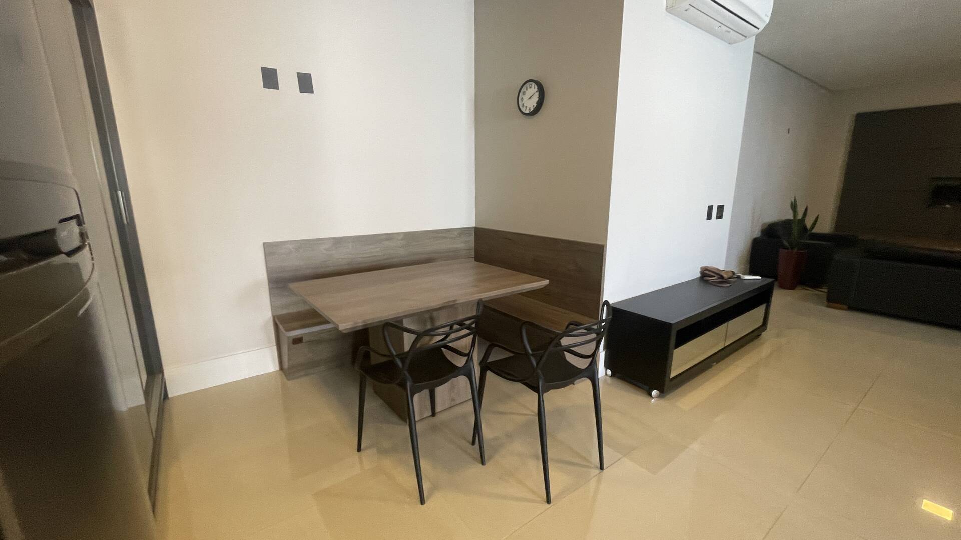 Apartamento para alugar com 3 quartos, 141m² - Foto 9