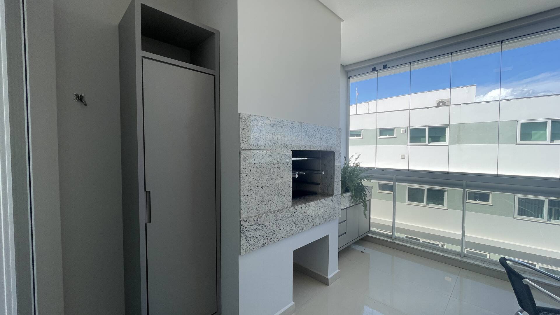 Apartamento para alugar com 3 quartos, 141m² - Foto 12