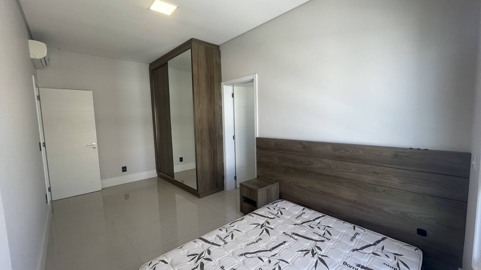 Apartamento para alugar com 3 quartos, 141m² - Foto 30