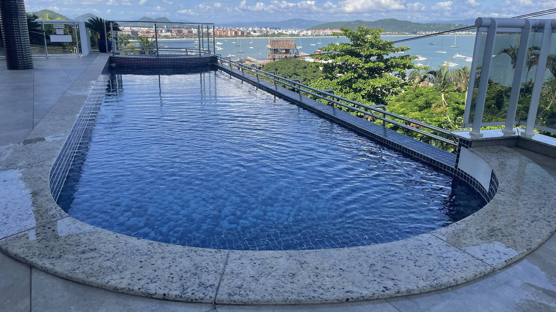 Apartamento para alugar com 3 quartos, 141m² - Foto 45