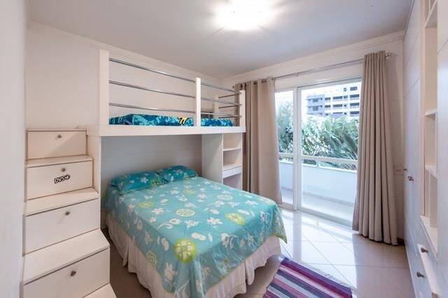 Casa à venda e temporada com 7 quartos, 615m² - Foto 4
