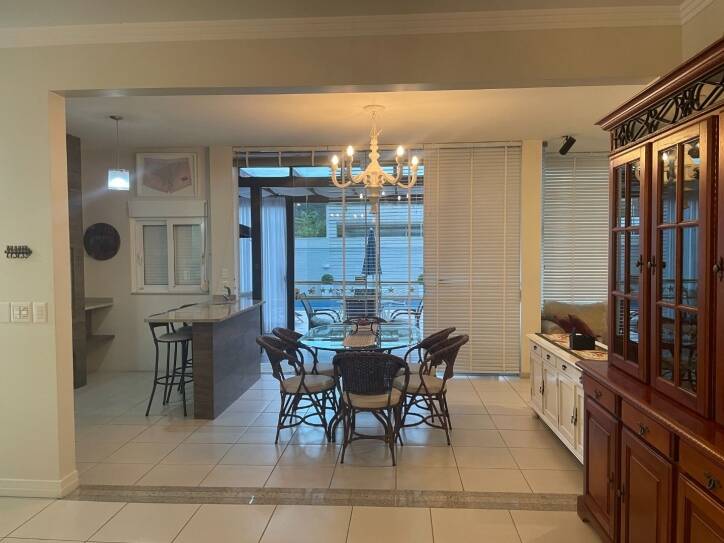Casa para alugar com 4 quartos, 258m² - Foto 40