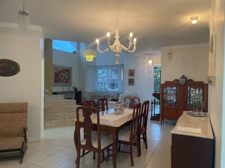 Casa para alugar com 4 quartos, 258m² - Foto 36