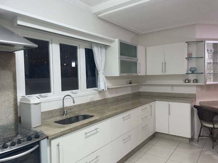 Casa para alugar com 4 quartos, 258m² - Foto 49