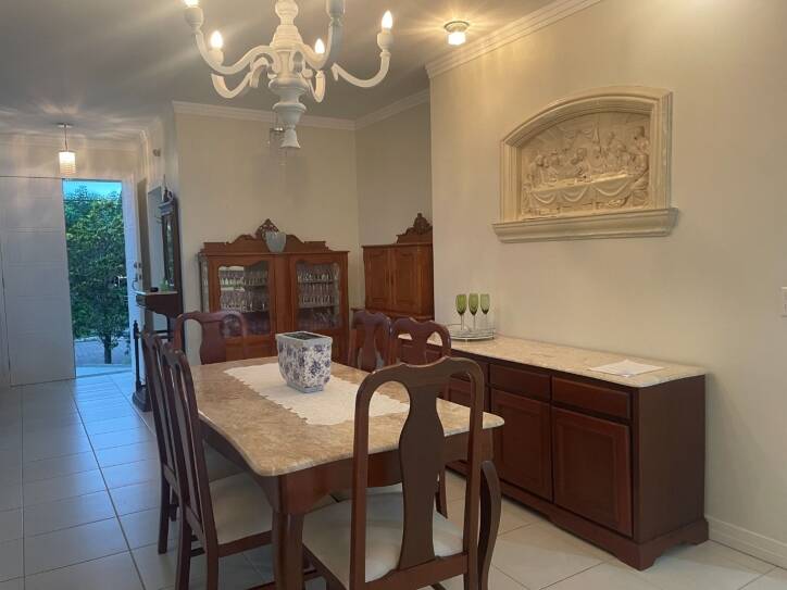 Casa para alugar com 4 quartos, 258m² - Foto 13