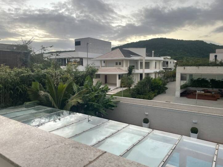 Casa para alugar com 4 quartos, 258m² - Foto 4