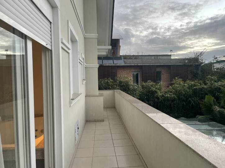 Casa para alugar com 4 quartos, 258m² - Foto 3