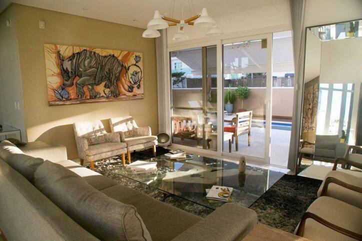 Casa à venda e aluguel com 5 quartos, 432m² - Foto 1