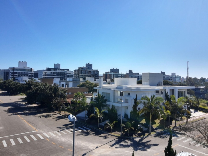 Casa à venda com 4 quartos, 800m² - Foto 35