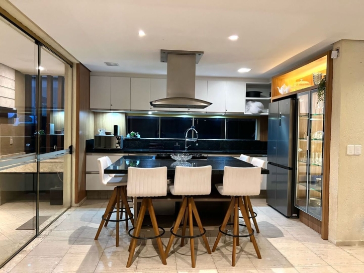 Casa, 9 quartos, 320 m² - Foto 2