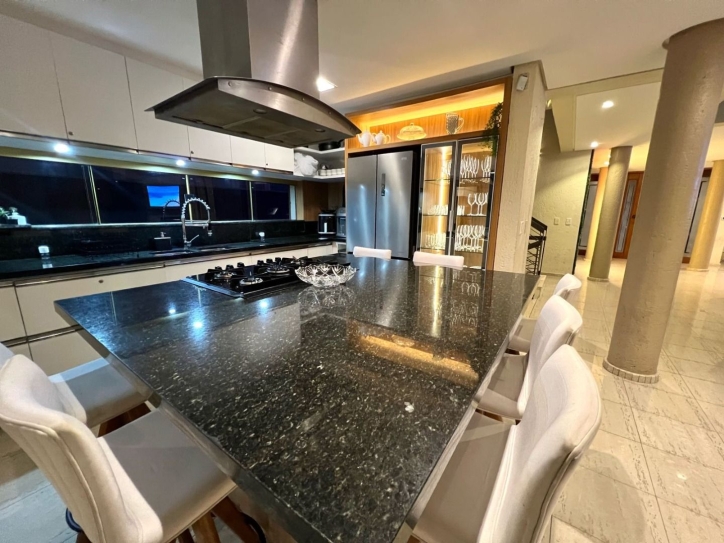 Casa, 9 quartos, 320 m² - Foto 3