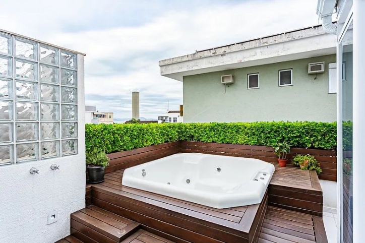 Cobertura à venda com 3 quartos, 250m² - Foto 3