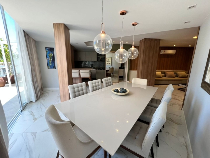 Cobertura à venda com 4 quartos, 318m² - Foto 1