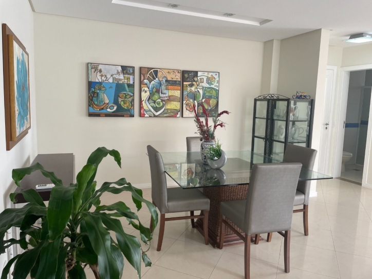 Cobertura à venda com 4 quartos, 250m² - Foto 4