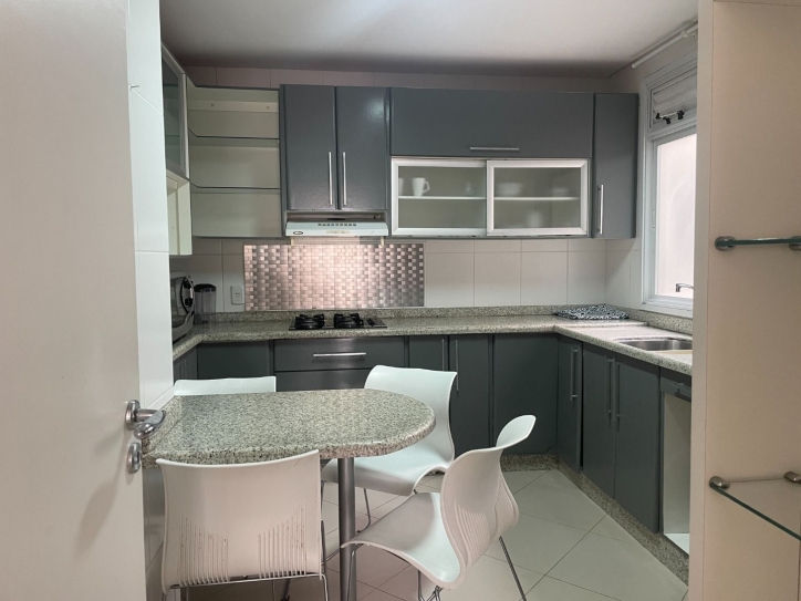 Cobertura à venda com 4 quartos, 250m² - Foto 8