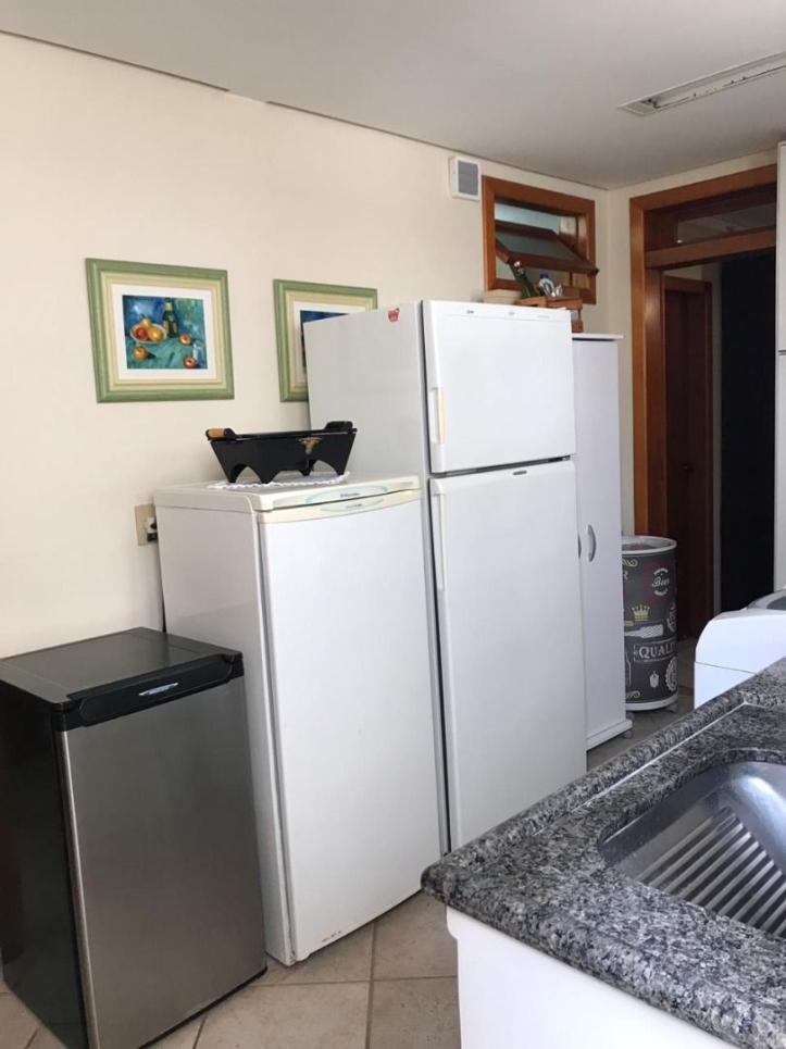 Casa para alugar com 4 quartos, 290m² - Foto 21