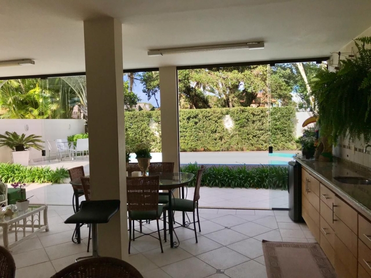 Casa para alugar com 4 quartos, 290m² - Foto 22