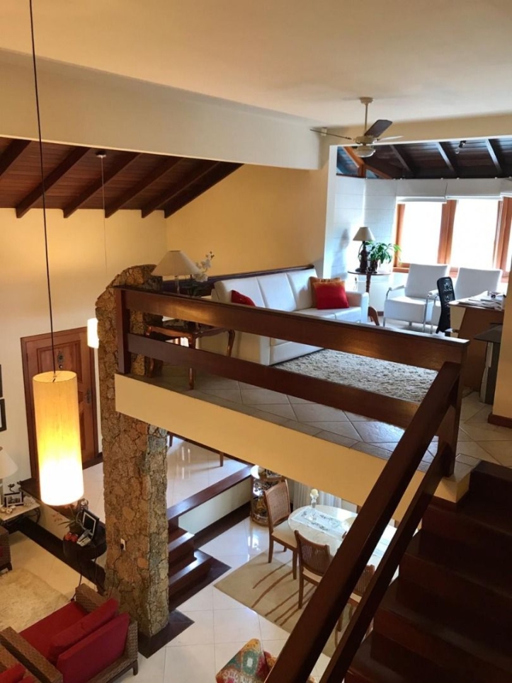 Casa para alugar com 4 quartos, 290m² - Foto 13