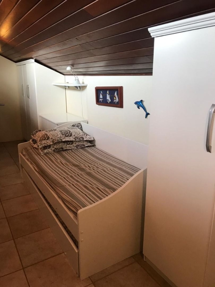 Casa para alugar com 4 quartos, 290m² - Foto 2