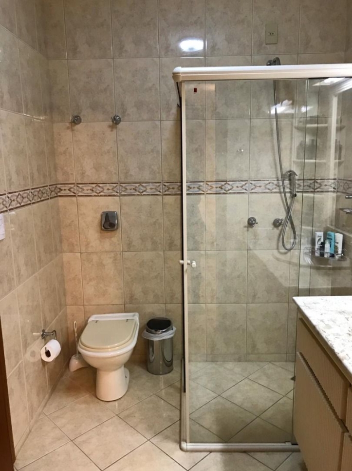 Casa para alugar com 4 quartos, 290m² - Foto 5