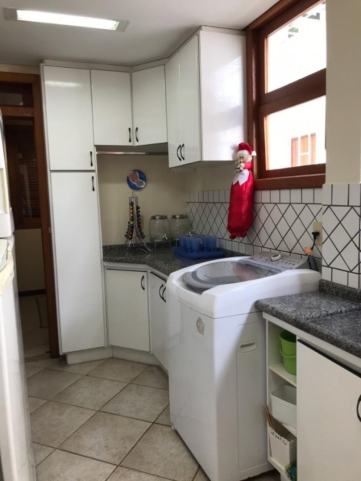 Casa para alugar com 4 quartos, 290m² - Foto 8