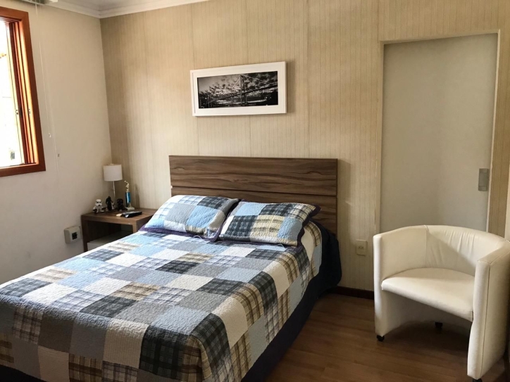 Casa para alugar com 4 quartos, 290m² - Foto 11