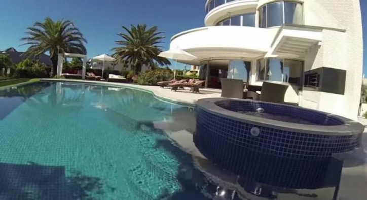 Casa à venda com 5 quartos, 1600m² - Foto 43