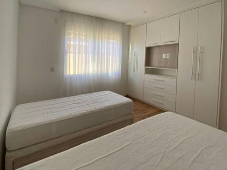 Casa para alugar com 3 quartos, 220m² - Foto 7