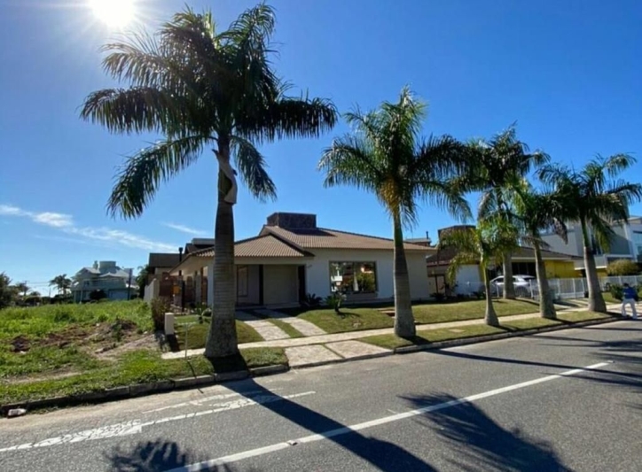 Casa para alugar com 3 quartos, 220m² - Foto 8