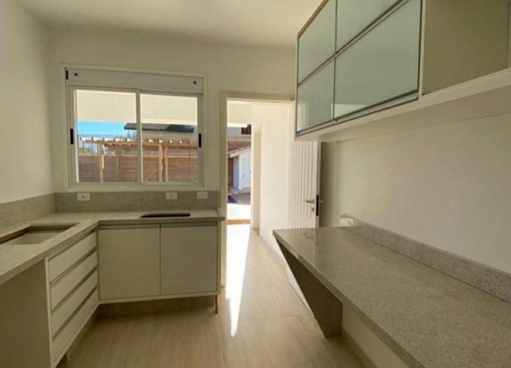 Casa para alugar com 3 quartos, 220m² - Foto 11