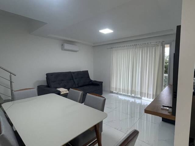 #502 - Apartamento para Locação em Florianópolis - SC