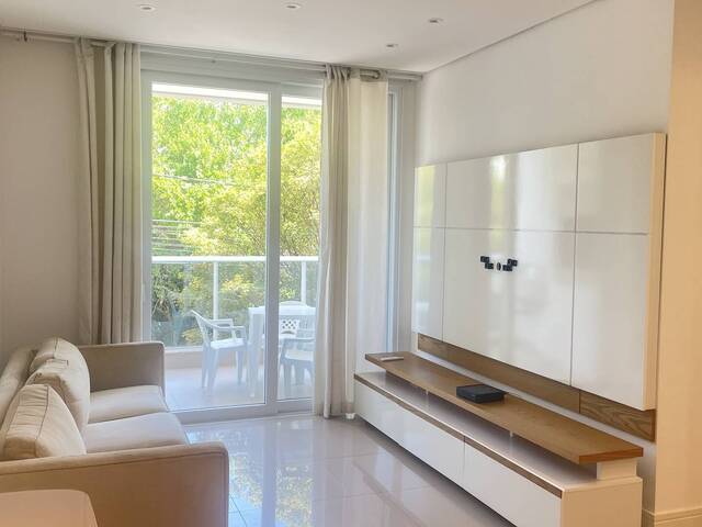 #557 - Apartamento para Locação em Florianópolis - SC