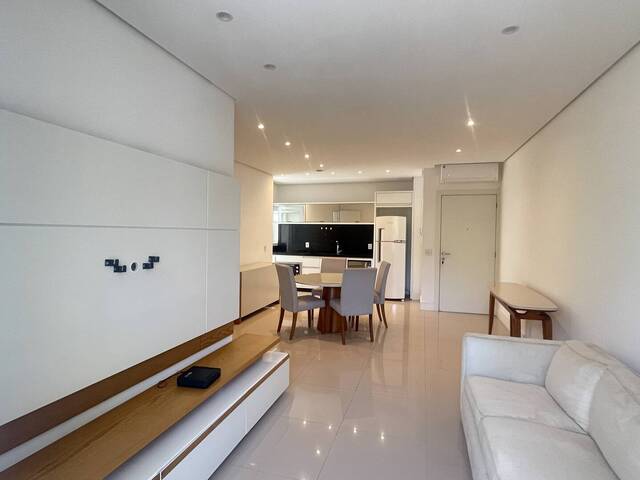 #557 - Apartamento para Locação em Florianópolis - SC
