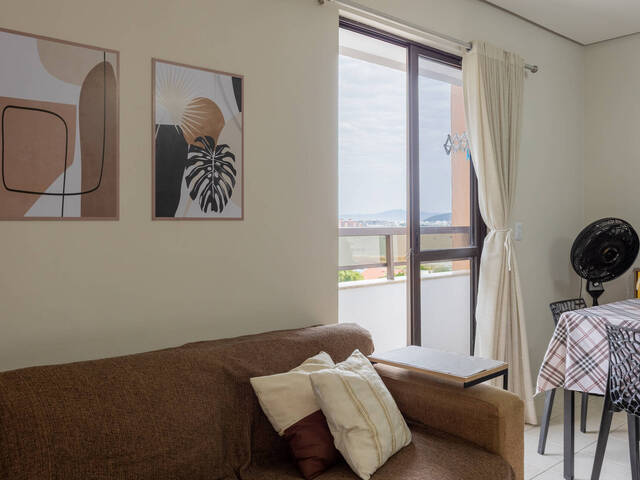 #573 - Apartamento para Locação em Florianópolis - SC